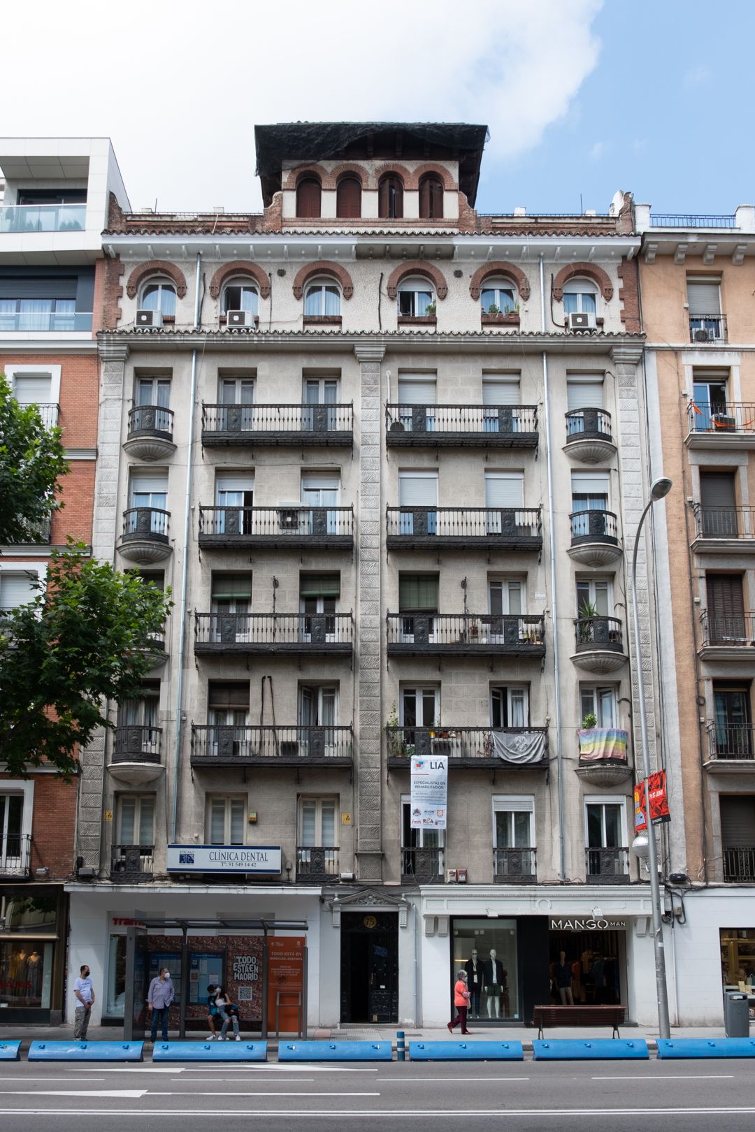 fachada edificio calle