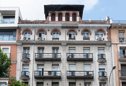 Rehabilitación y restauración de fachada principal Princesa 75